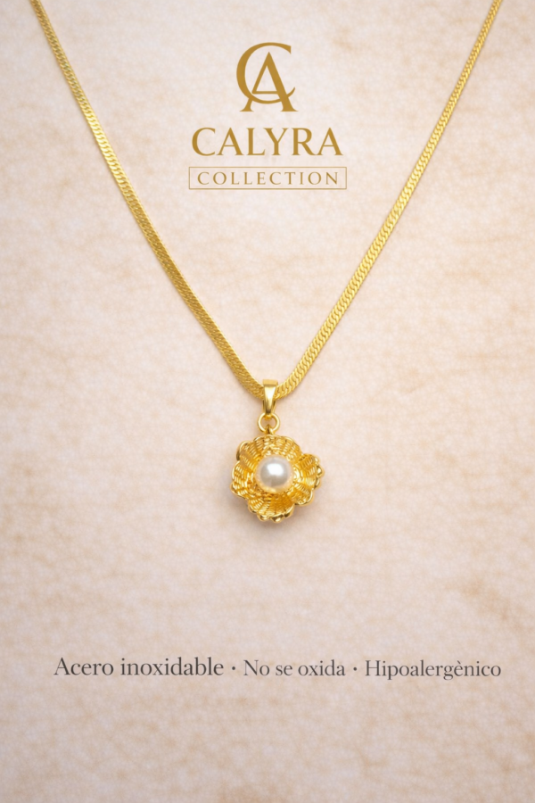 ✨ Collar “Golden Flower Luxe” by Calyra ✨
